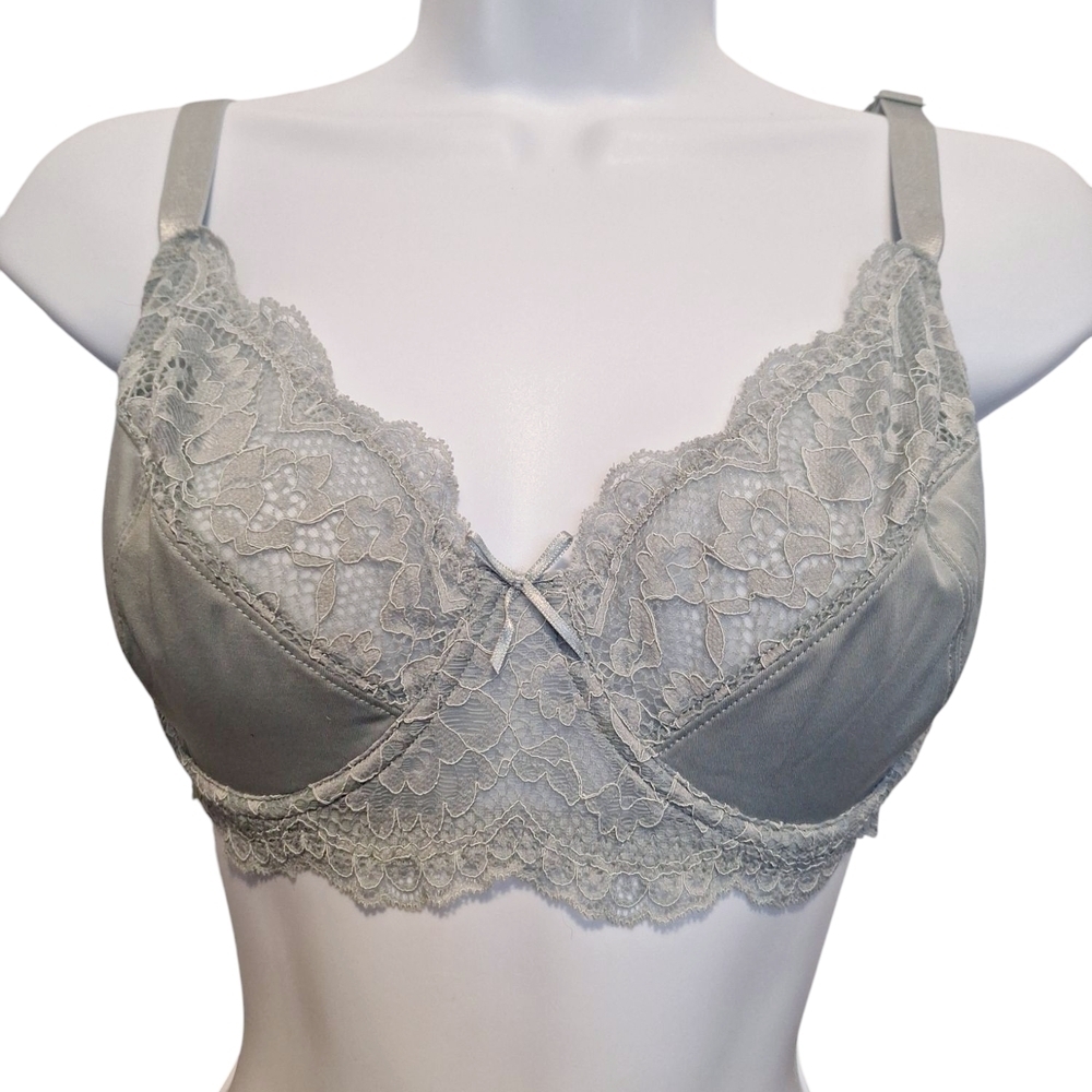 Light Blue Lace Overlay Underwire Bra with Adjustable Straps 36C. NWOT. - Picture 1 of 4